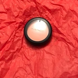 MAC blush in Melba